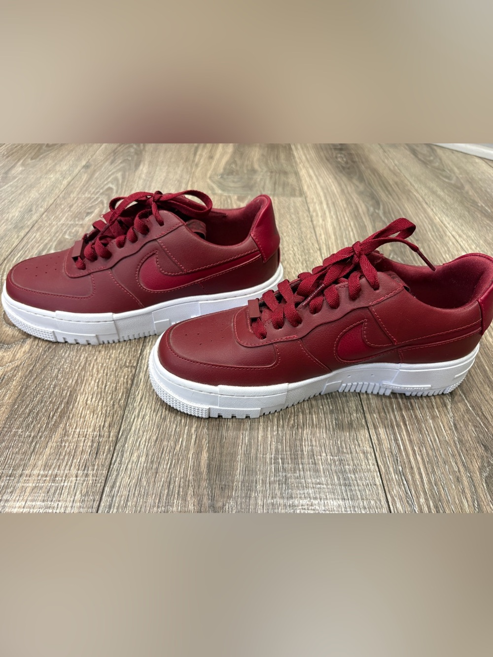 Nike Women's Air Force One Pixel team red and white size 8 like new - Picture 4 of 16